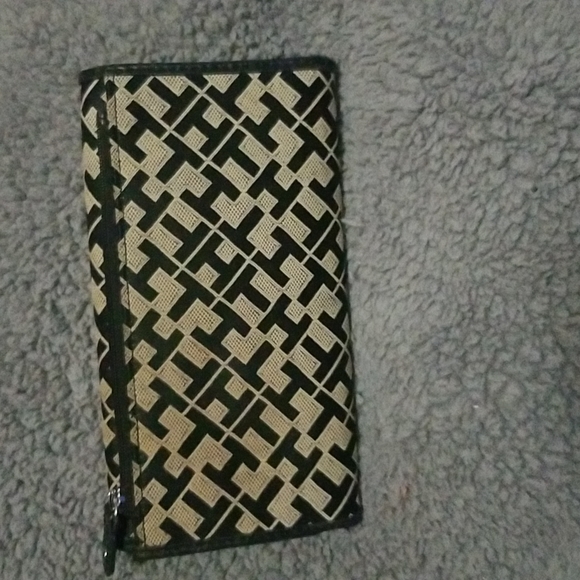 Tommy Hilfiger Wallet and Checkbook - Picture 2 of 8